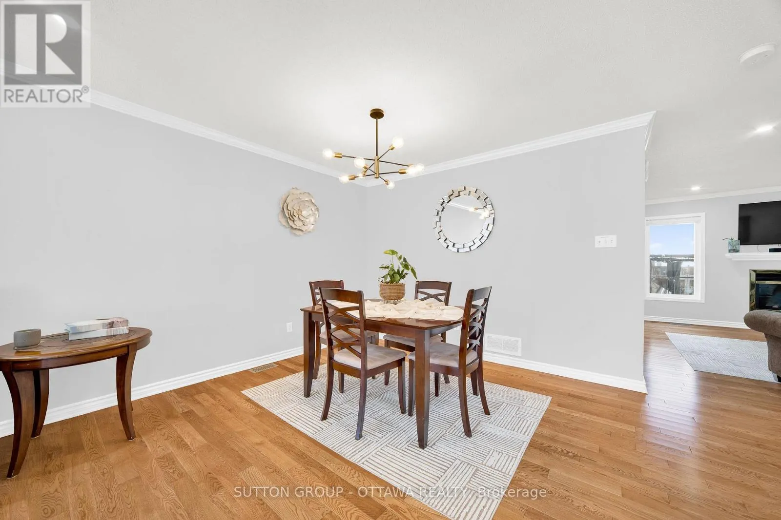 11 BAYPOINTE CRESCENT