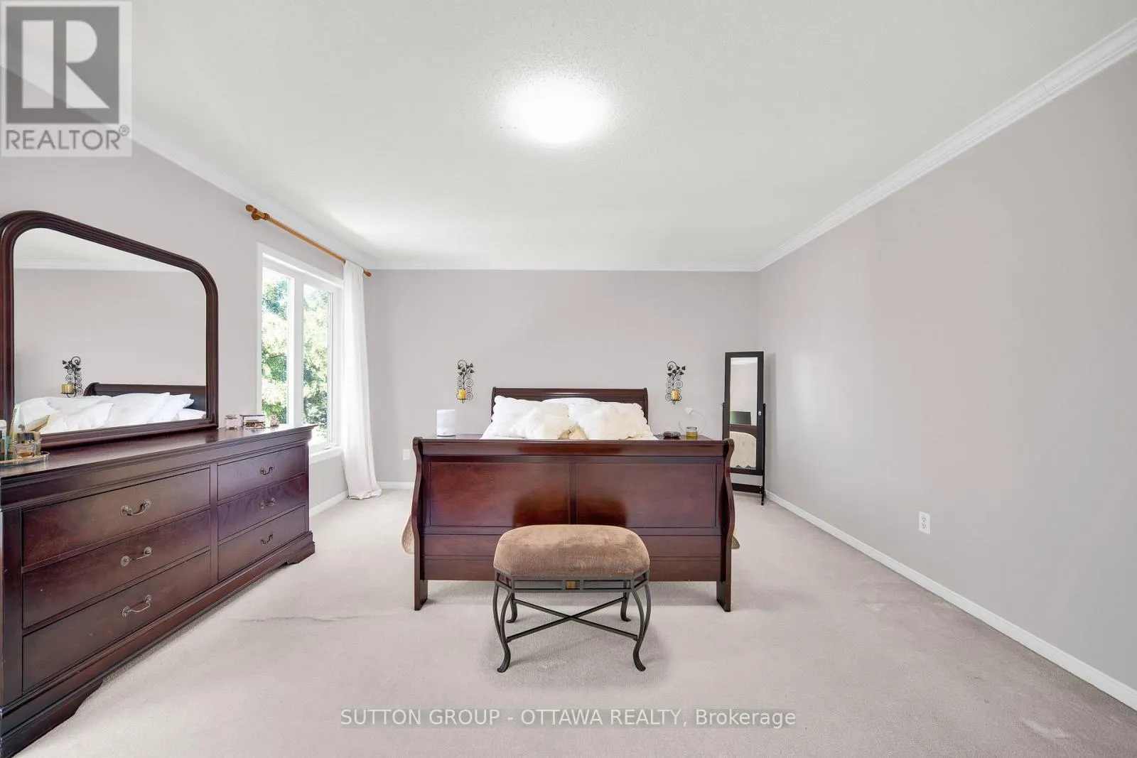 11 BAYPOINTE CRESCENT