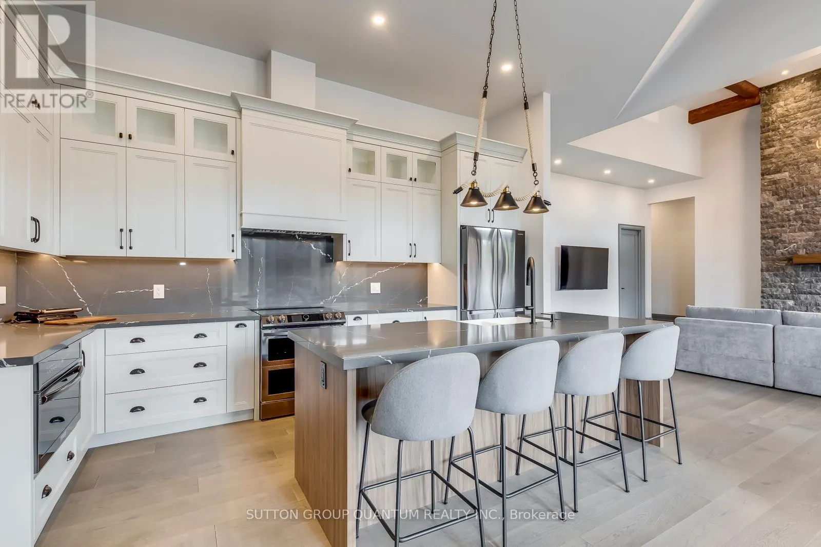 6 - 4805 MUSKOKA DISTRICT 169 ROAD