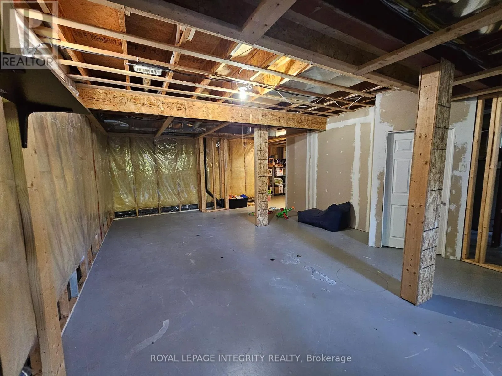 5 BRACEWOOD WAY