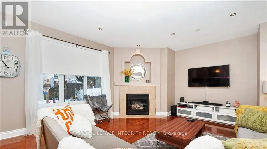 5 BRACEWOOD WAY