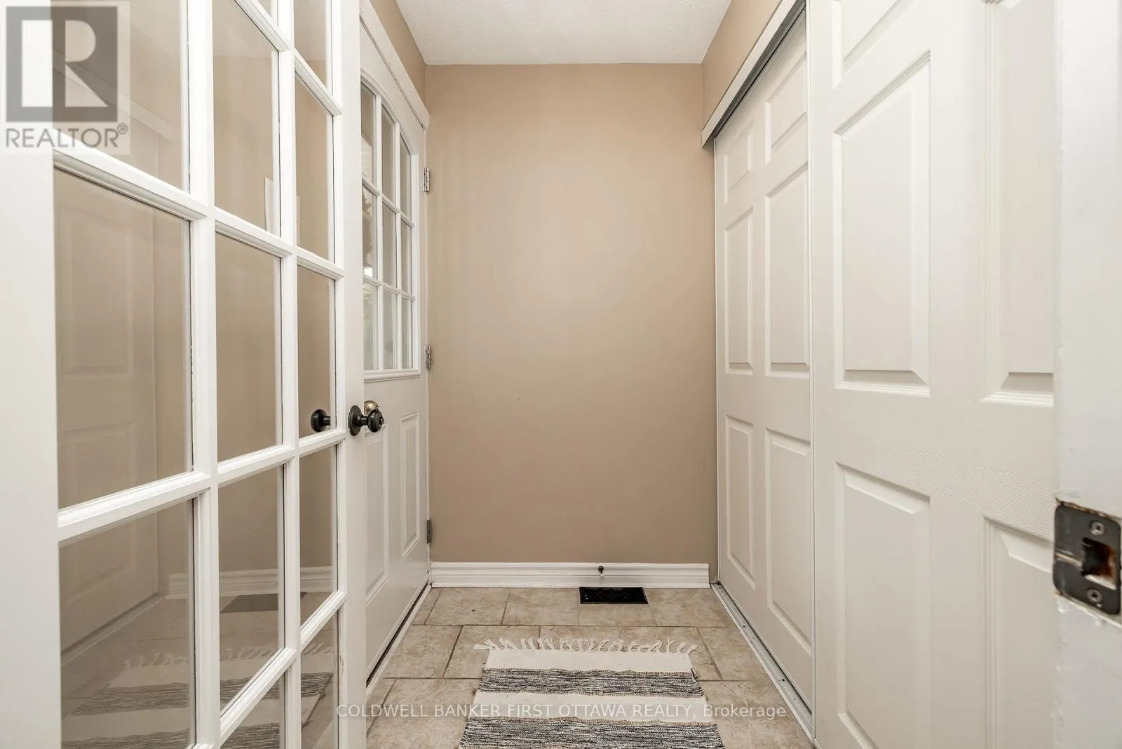 48 DOWNSVIEW CRESCENT