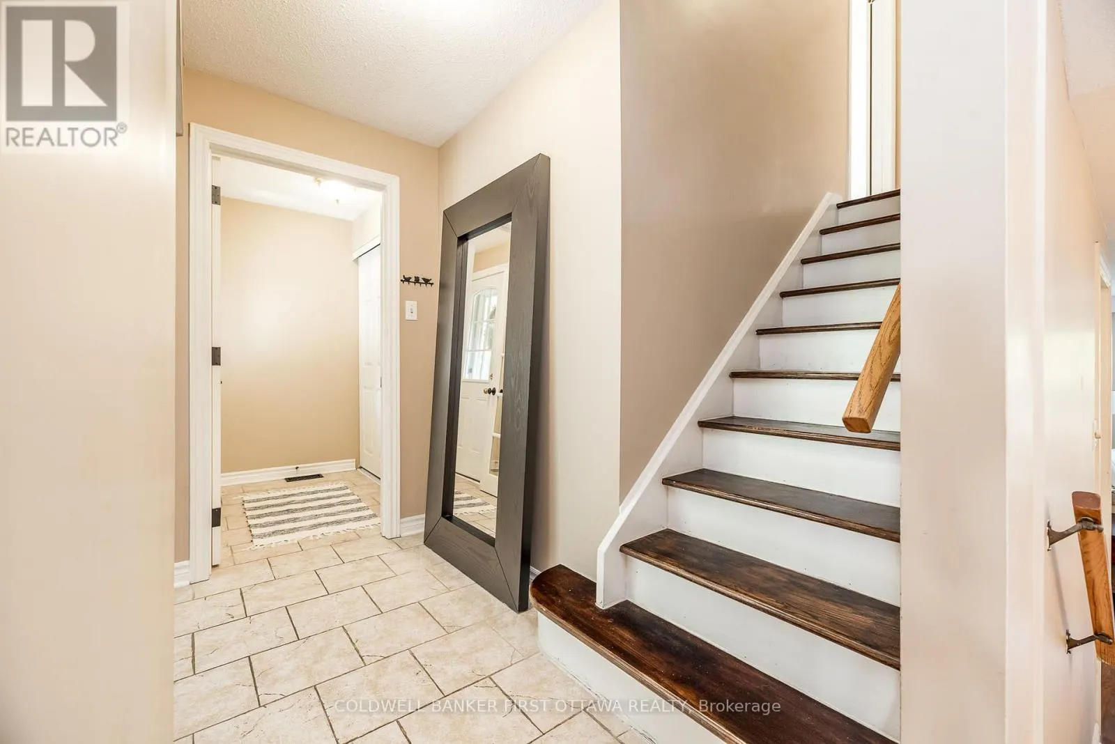 48 DOWNSVIEW CRESCENT