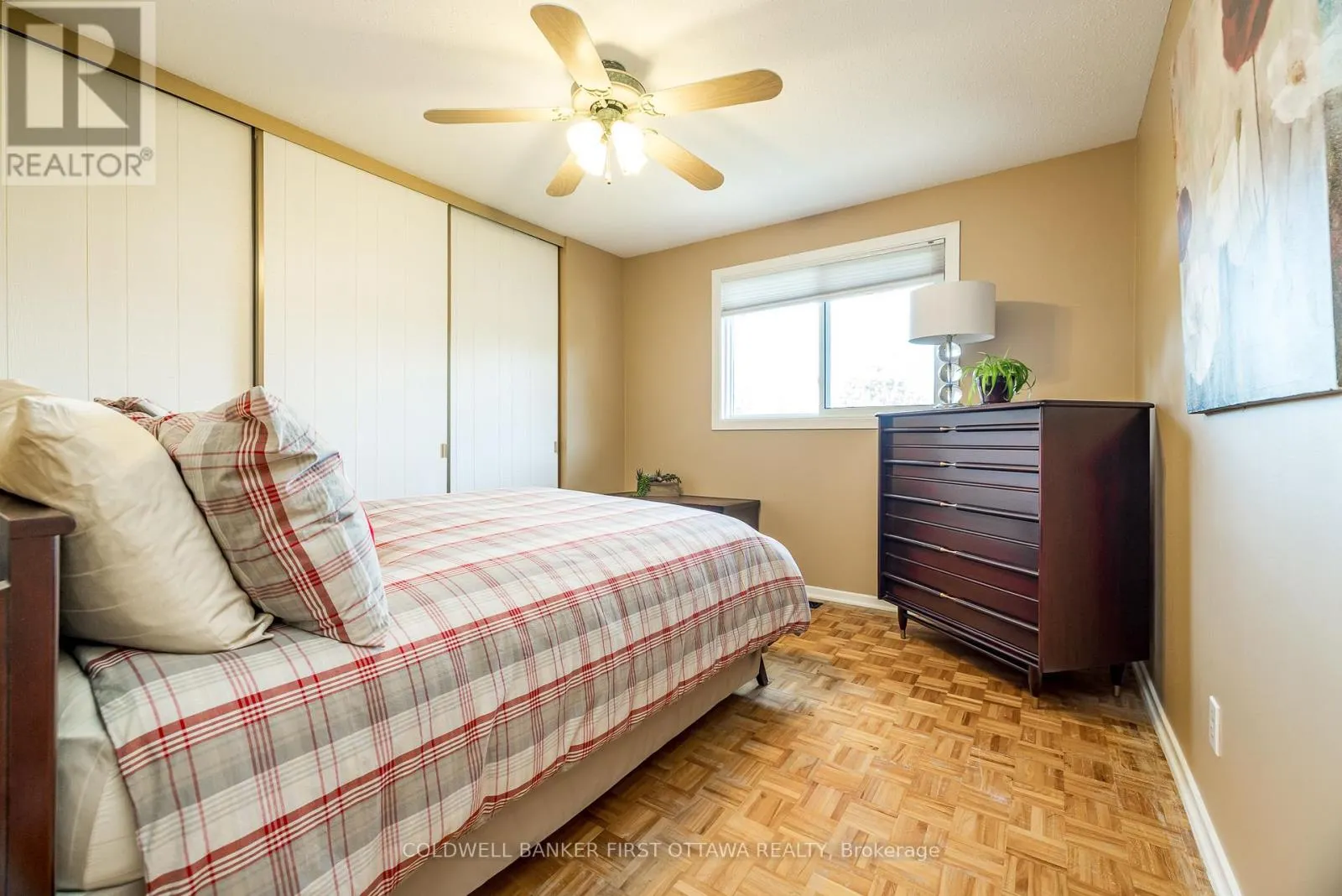 48 DOWNSVIEW CRESCENT