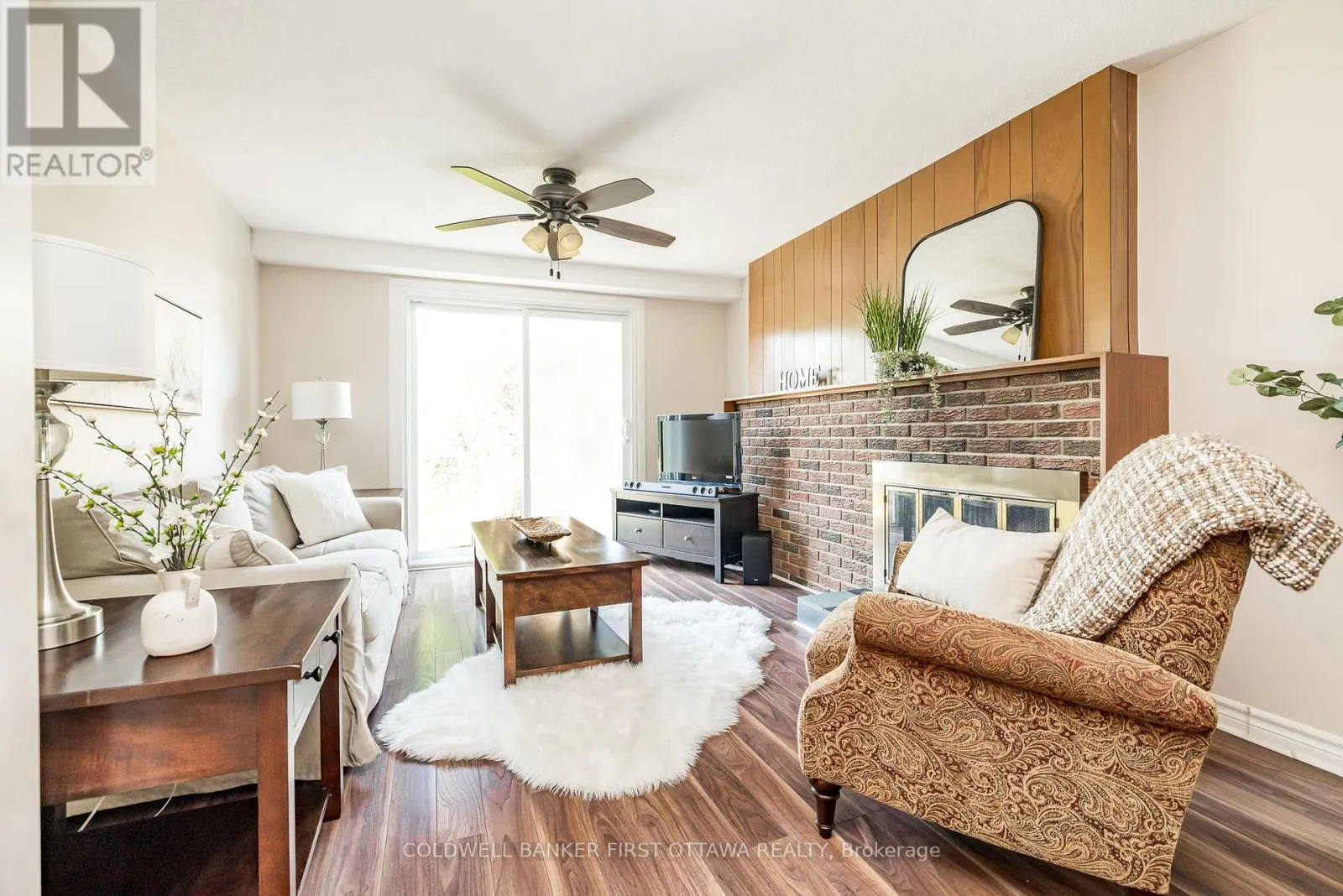 48 DOWNSVIEW CRESCENT