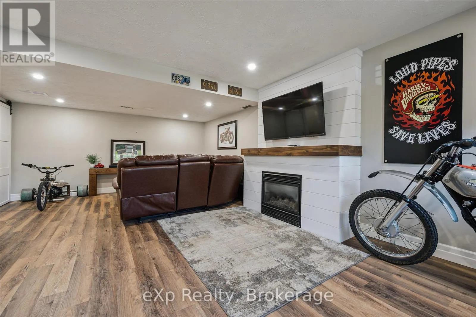 530 WATT STREET