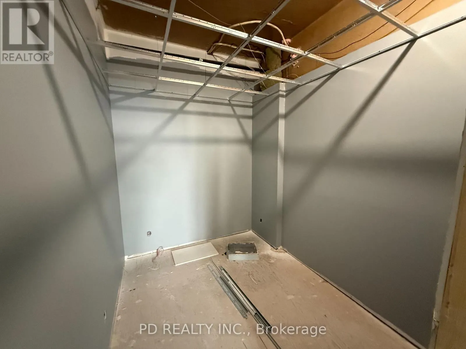 1 - 34-36 KING STREET E, #1