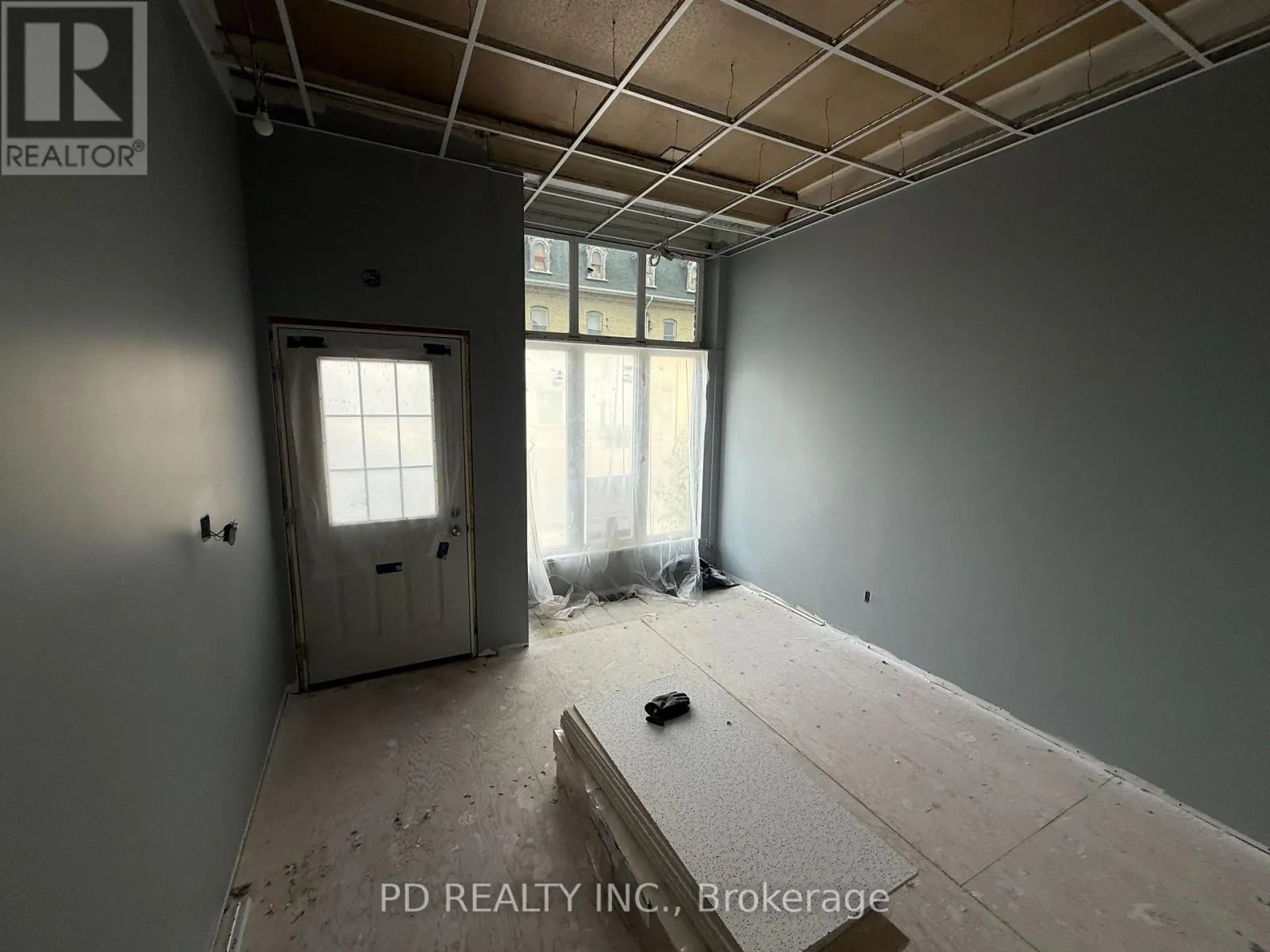 1 - 34-36 KING STREET E, #1