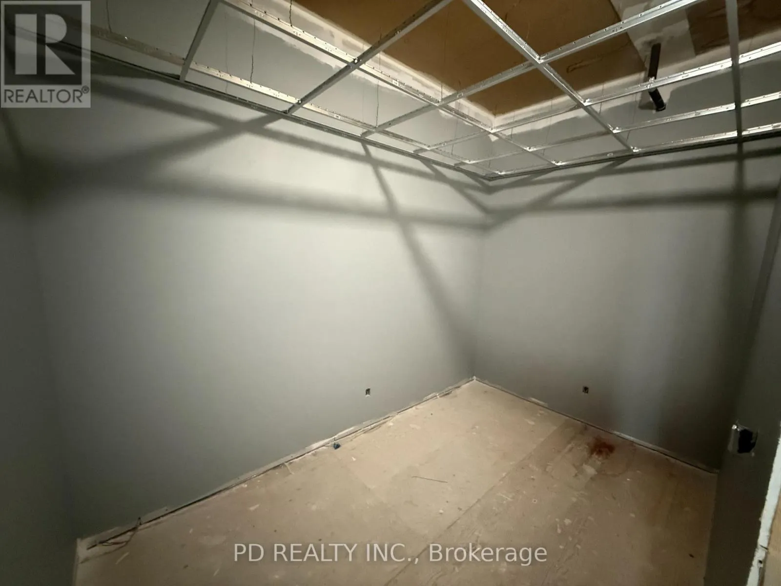 1 - 34-36 KING STREET E, #1