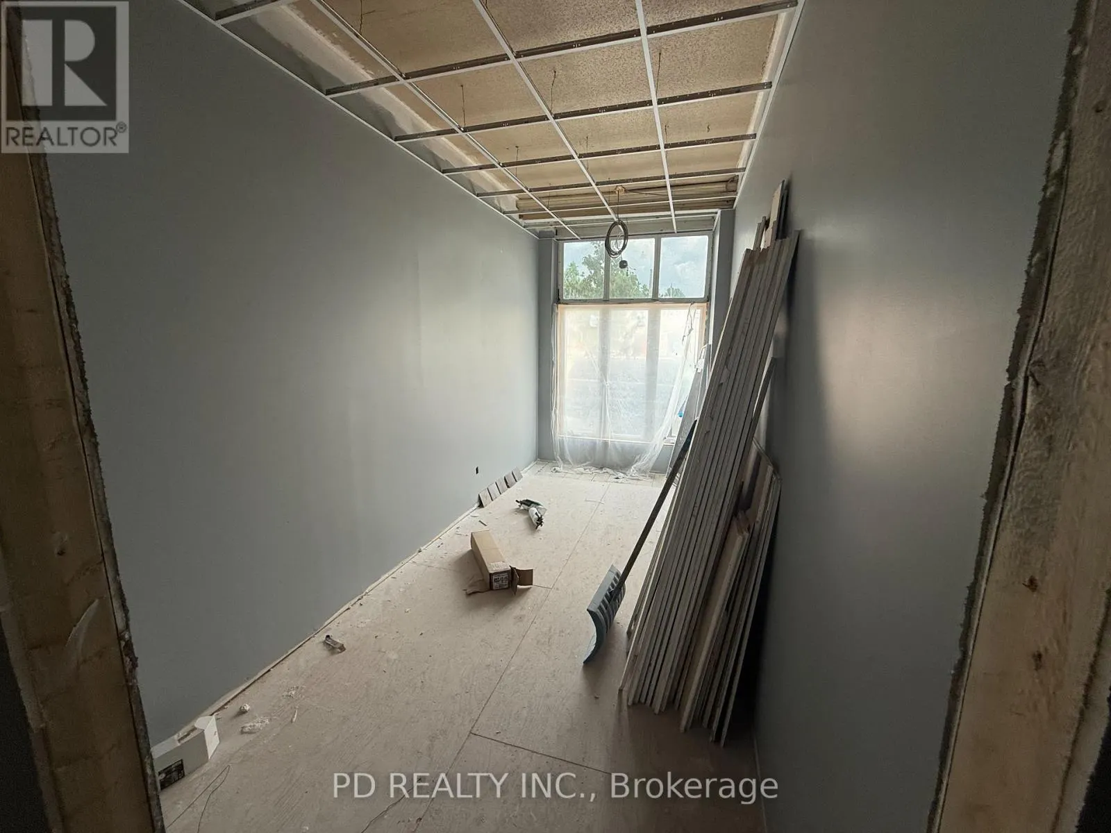 1 - 34-36 KING STREET E, #1