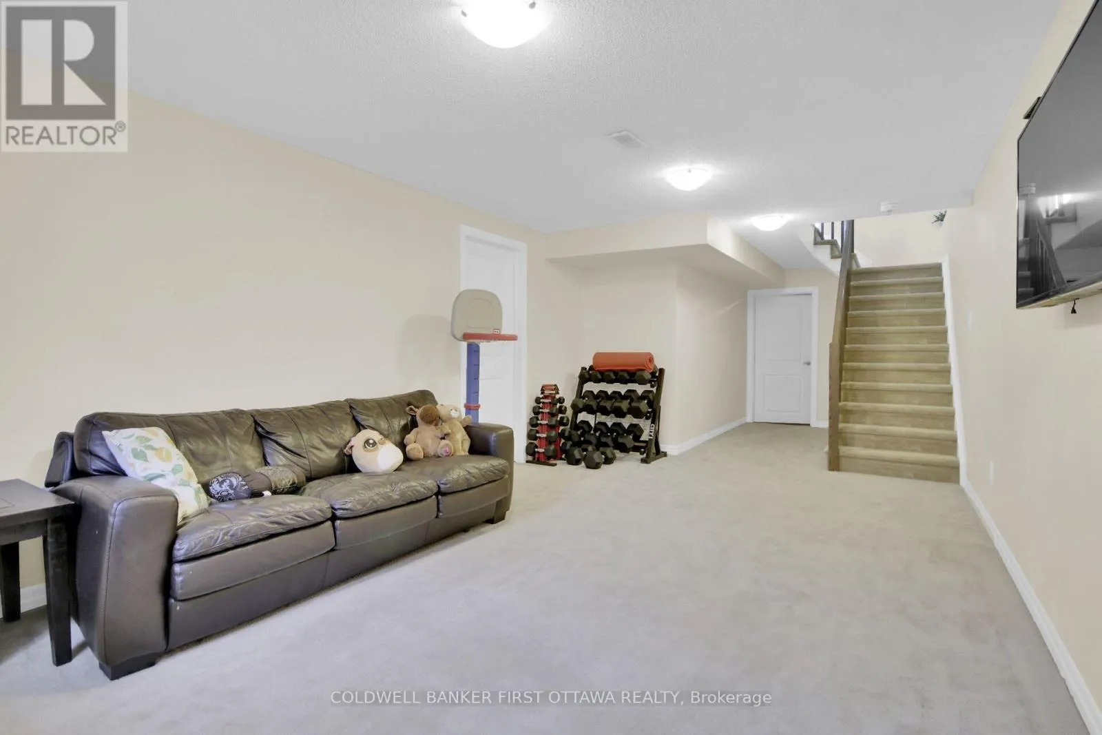 168 HAWKSHAW CRESCENT