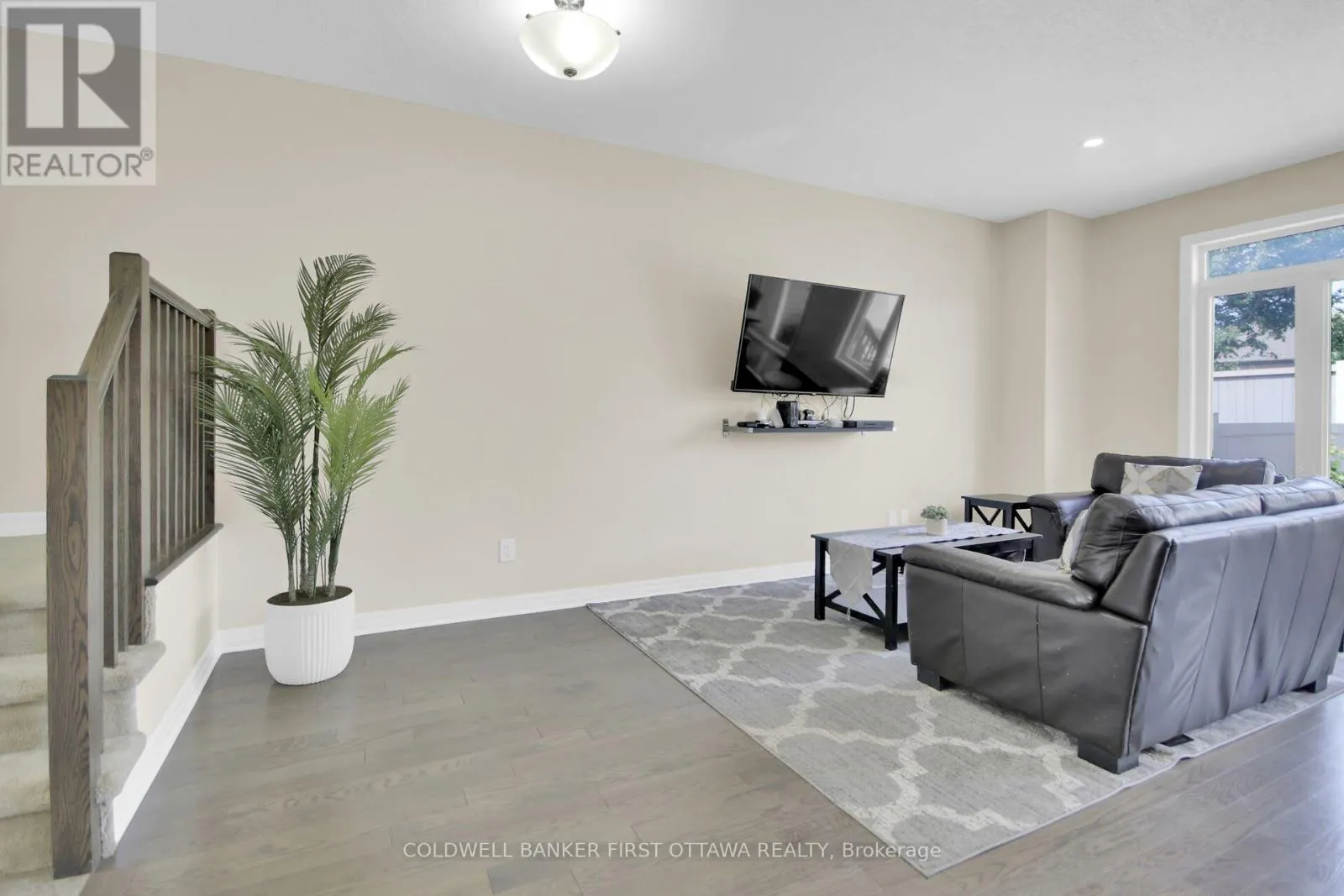 168 HAWKSHAW CRESCENT