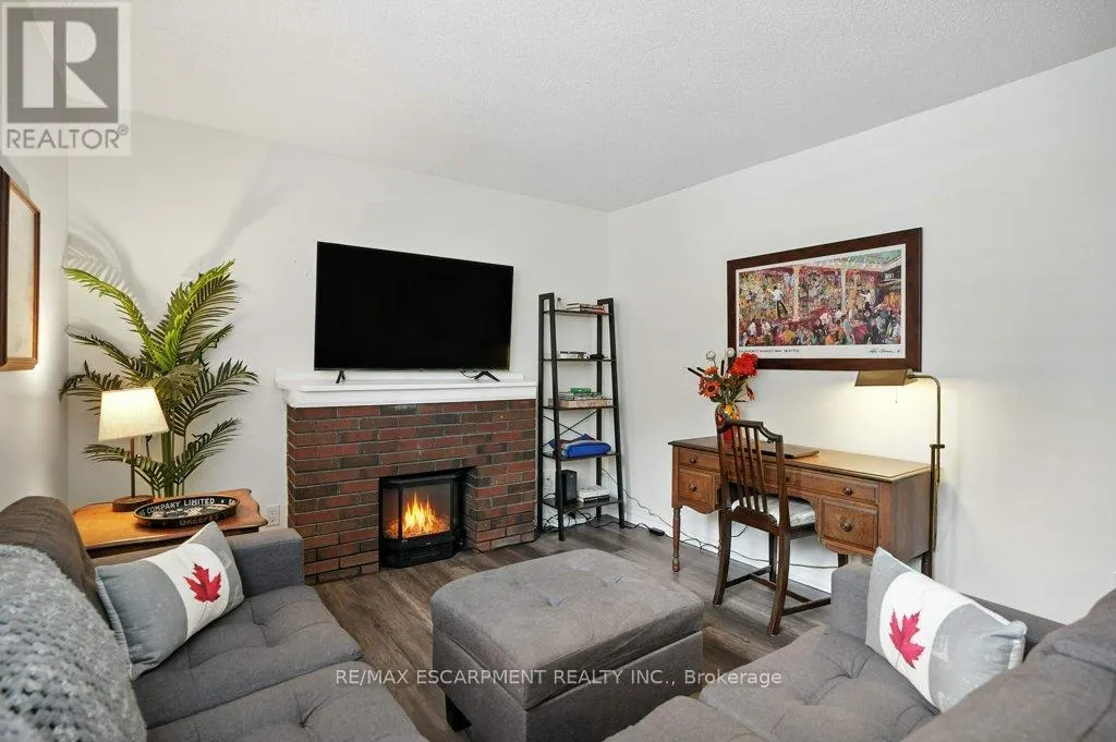 18 - 6 VINELAND AVENUE