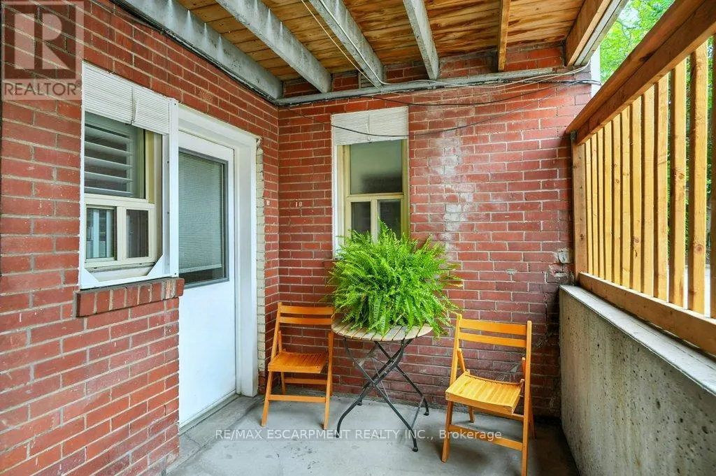 18 - 6 VINELAND AVENUE