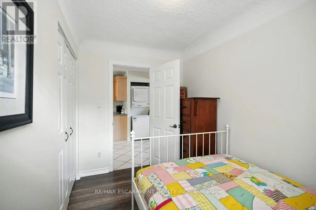 18 - 6 VINELAND AVENUE