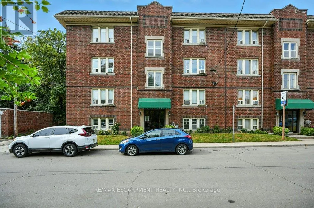 18 - 6 VINELAND AVENUE