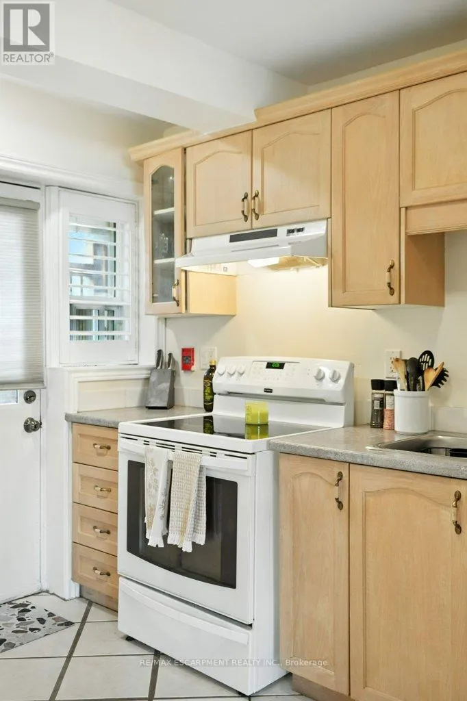 18 - 6 VINELAND AVENUE