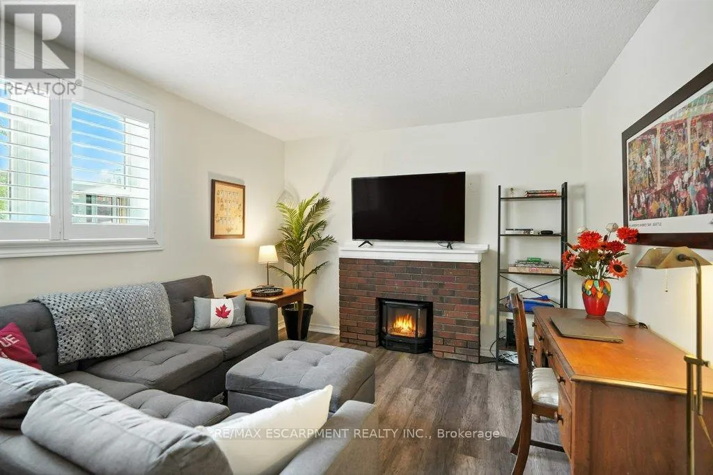 18 - 6 VINELAND AVENUE