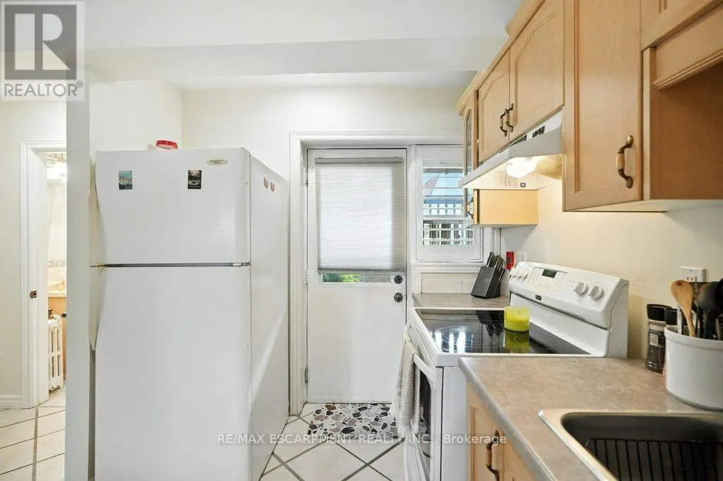 18 - 6 VINELAND AVENUE