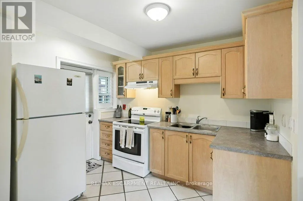 18 - 6 VINELAND AVENUE