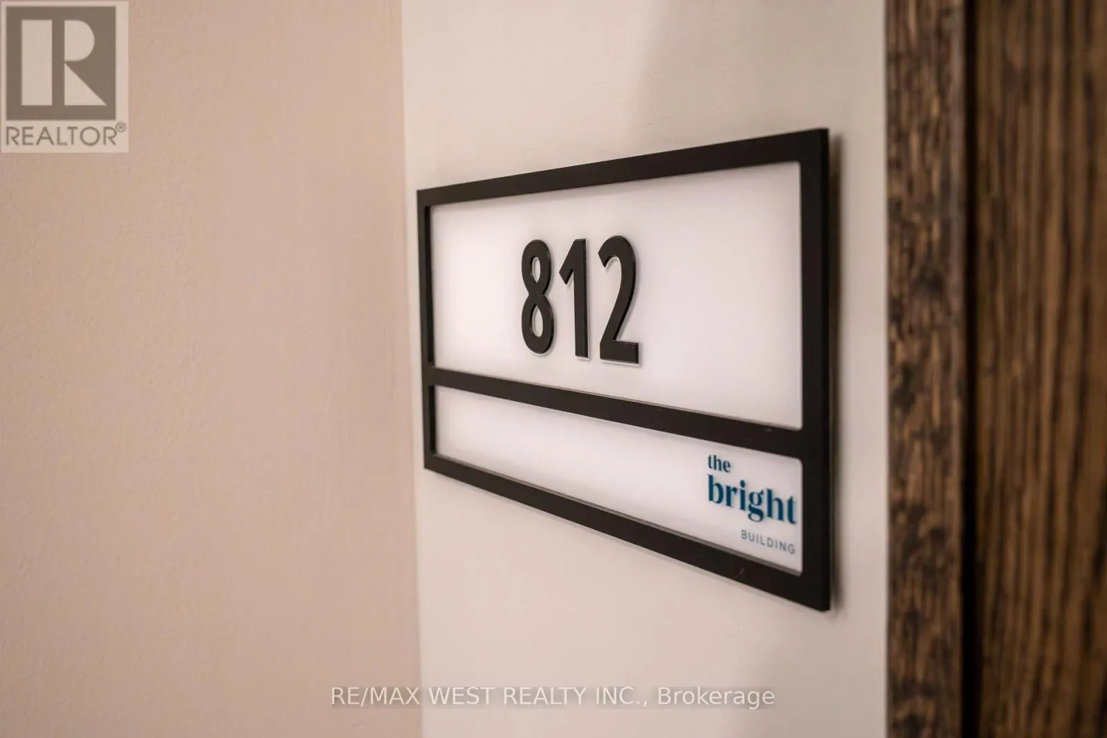 812 - 741 KING STREET W