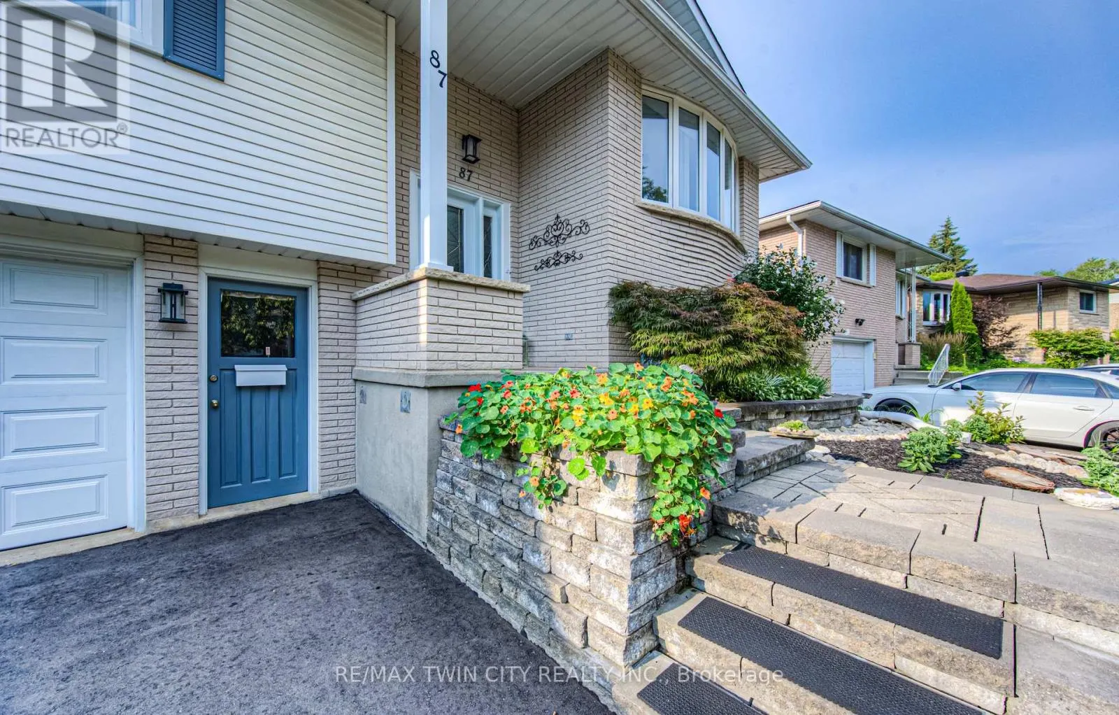 87 RADCLIFFE DRIVE