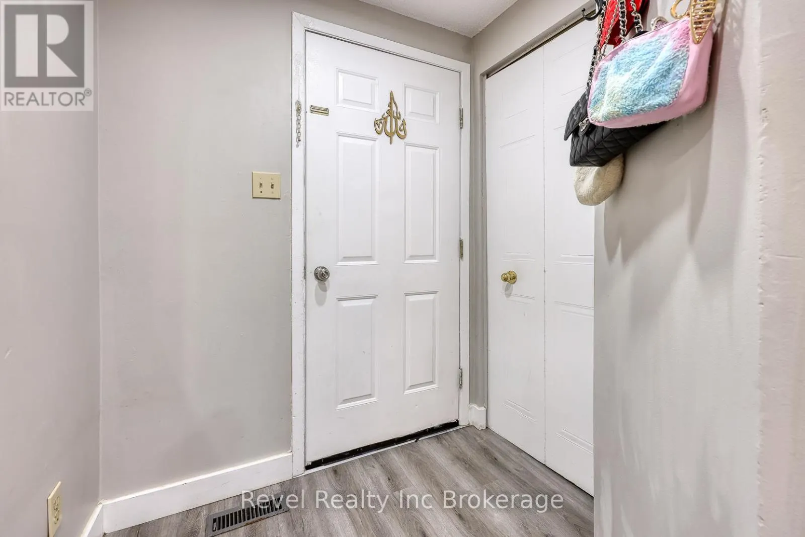 20 - 380 QUARTER TOWN LINE ROAD, #20