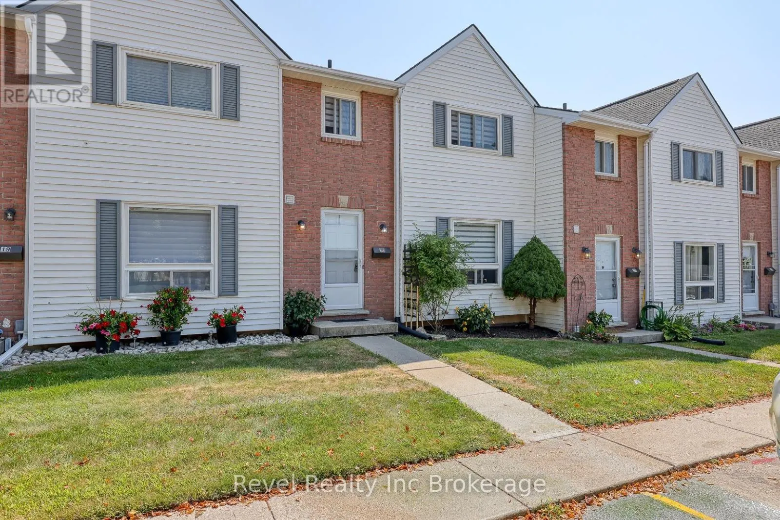 20 - 380 QUARTER TOWN LINE ROAD, #20