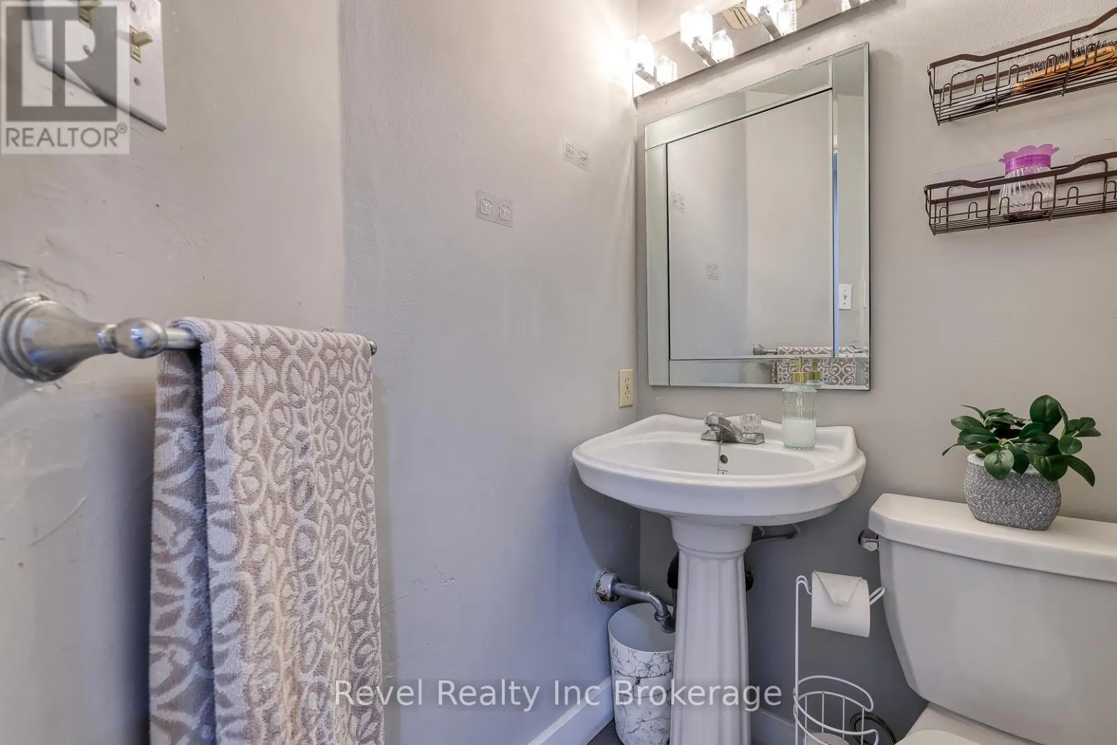 20 - 380 QUARTER TOWN LINE ROAD, #20