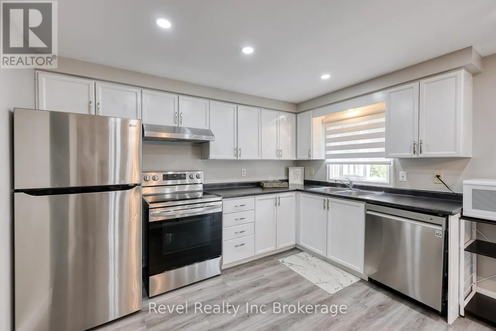 20 - 380 QUARTER TOWN LINE ROAD, #20