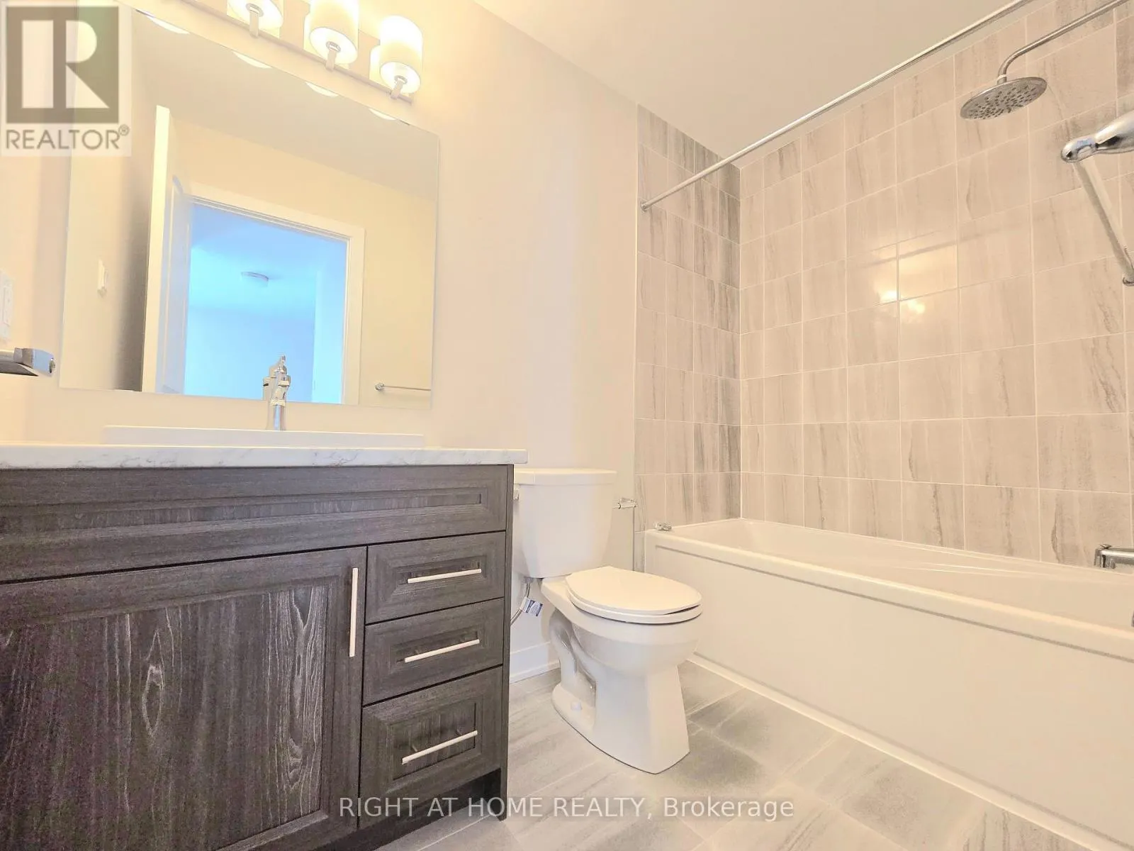 862 ANDESITE TERRACE