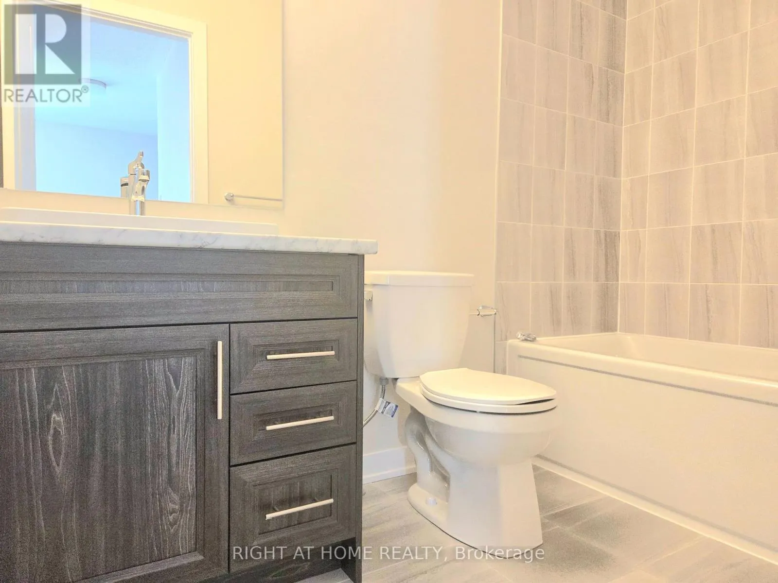 862 ANDESITE TERRACE