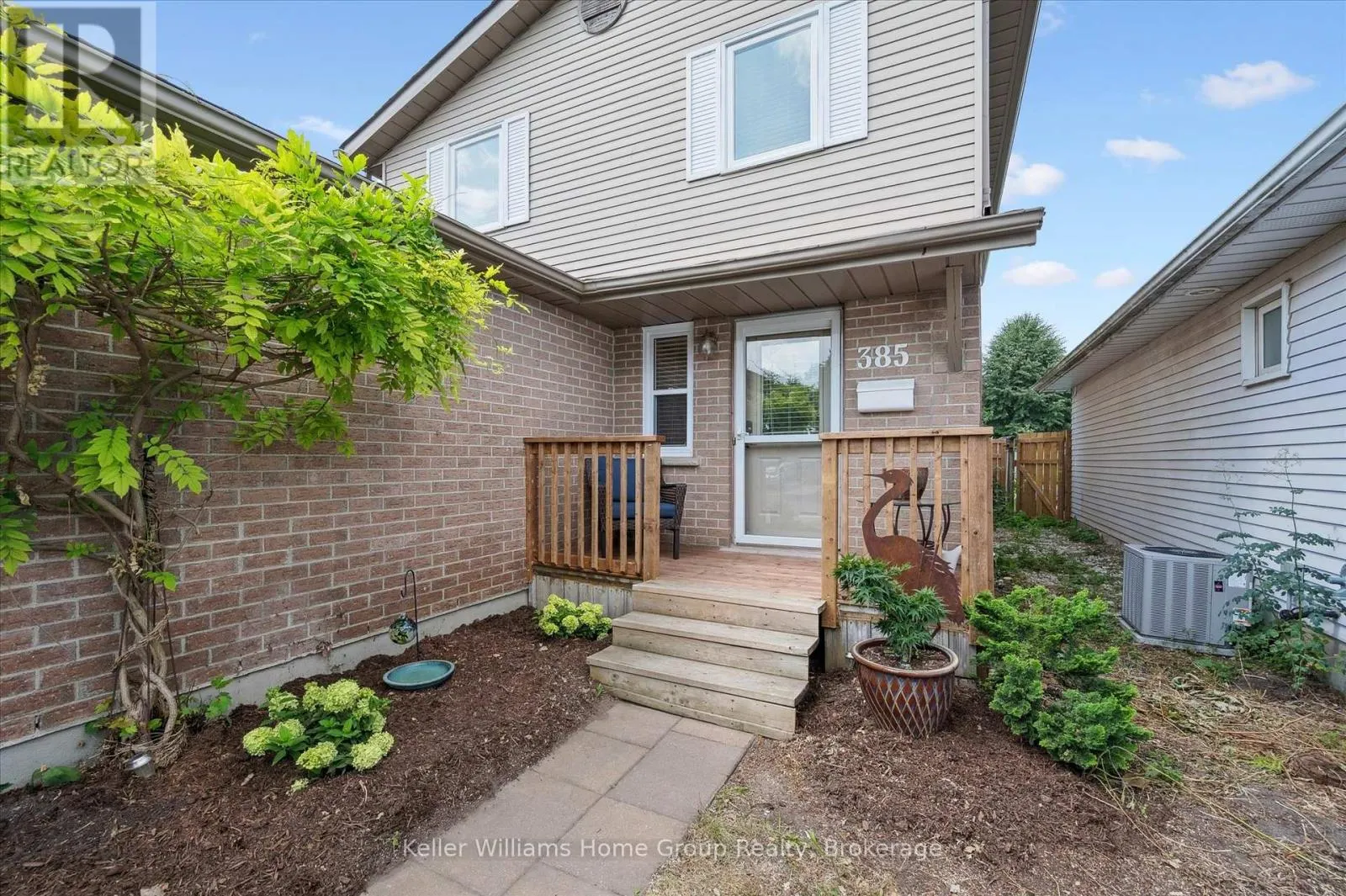 385 STRATHALLAN STREET
