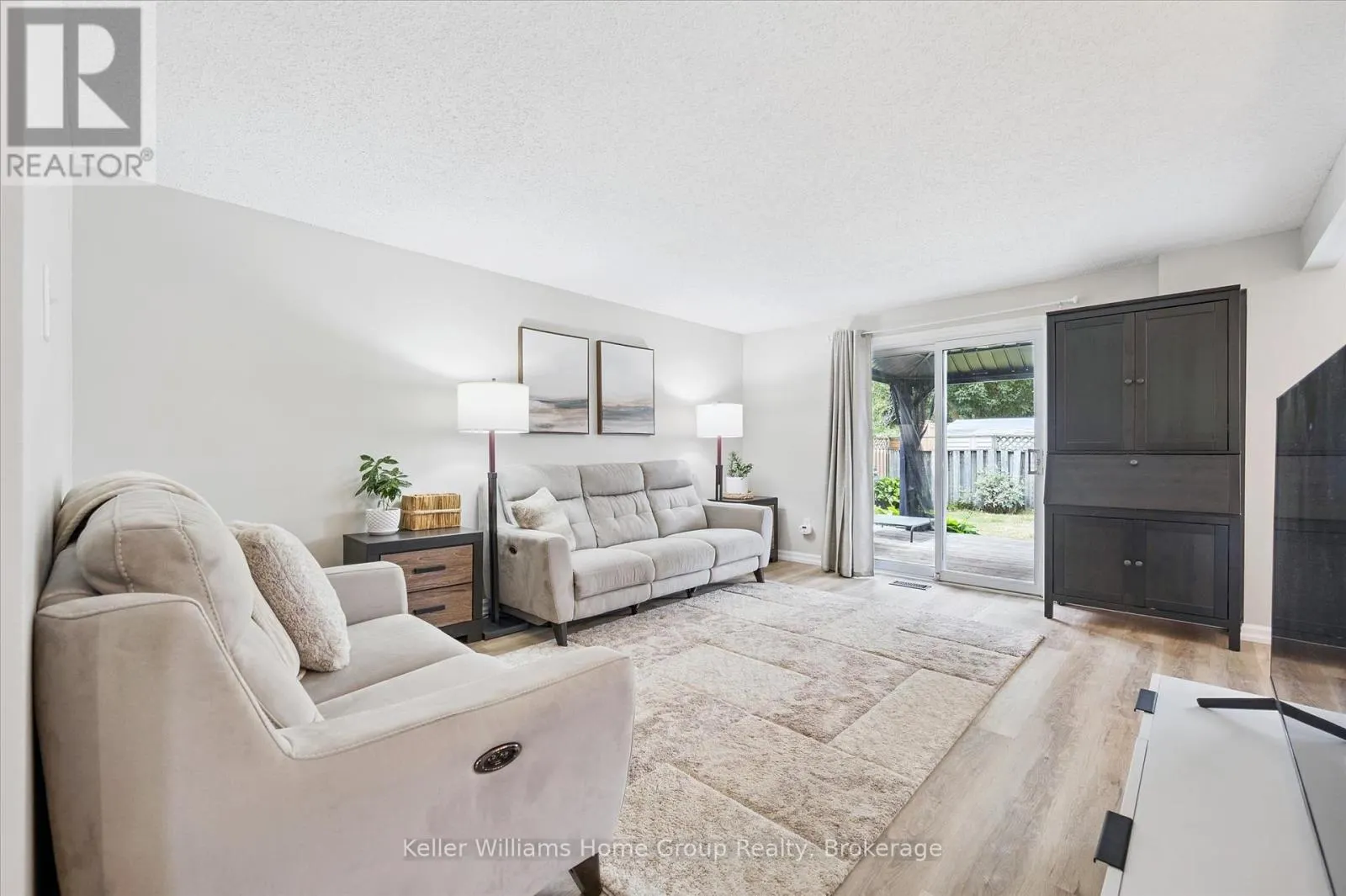 385 STRATHALLAN STREET