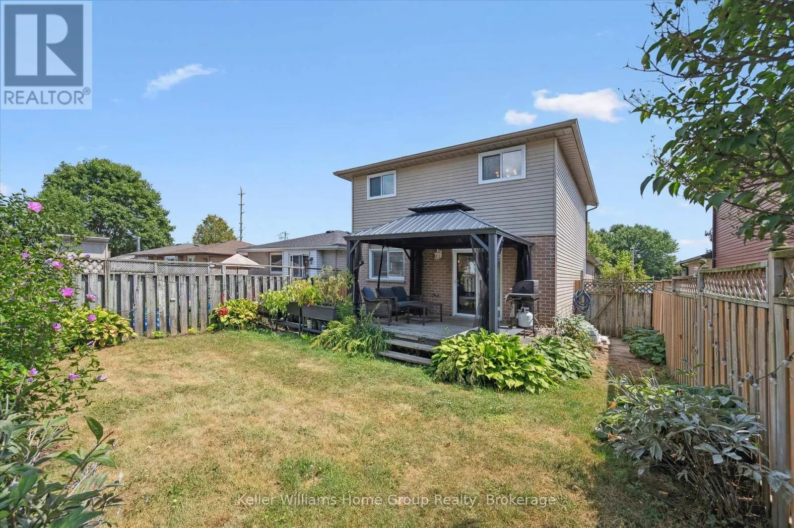 385 STRATHALLAN STREET