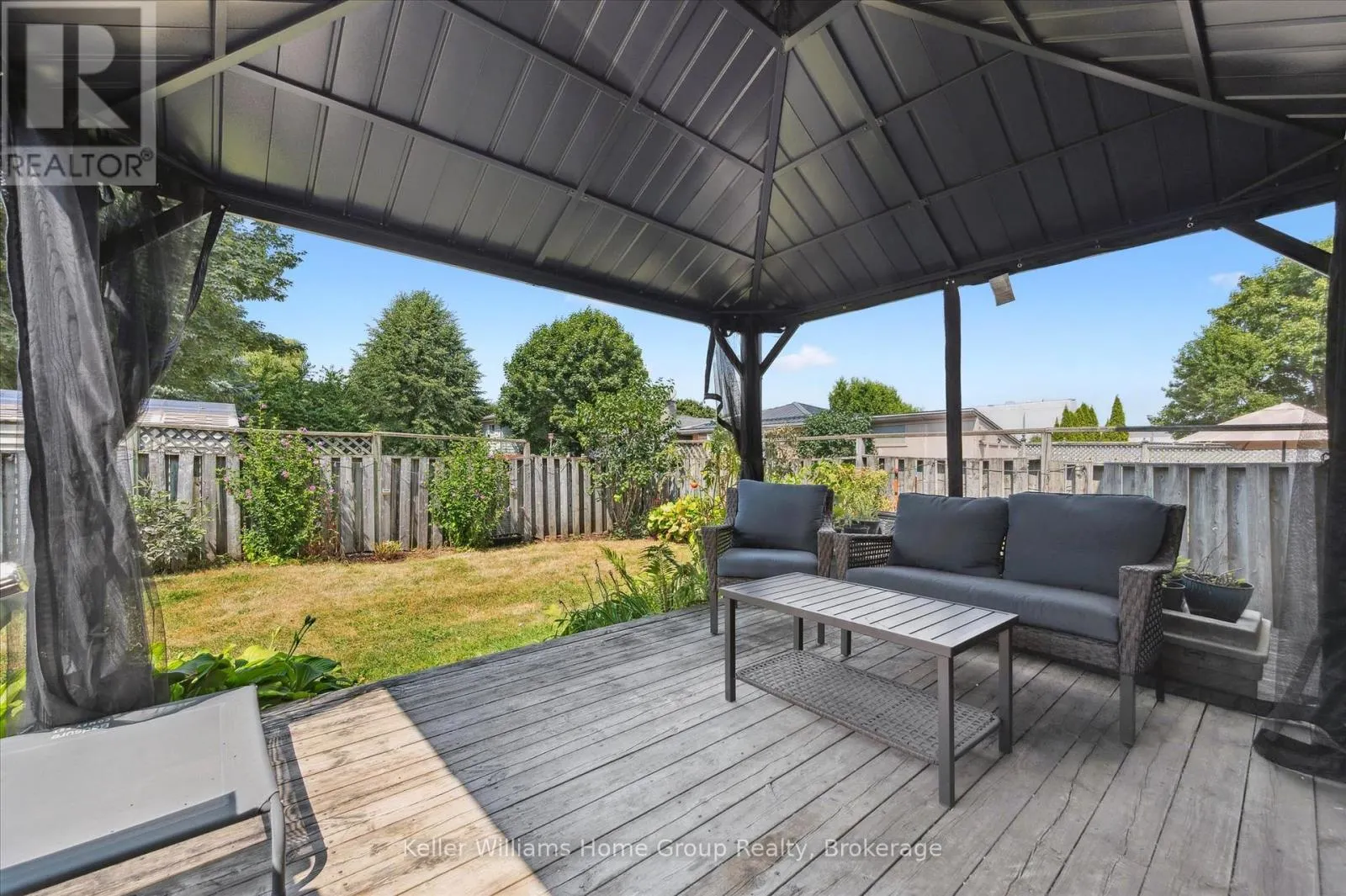 385 STRATHALLAN STREET