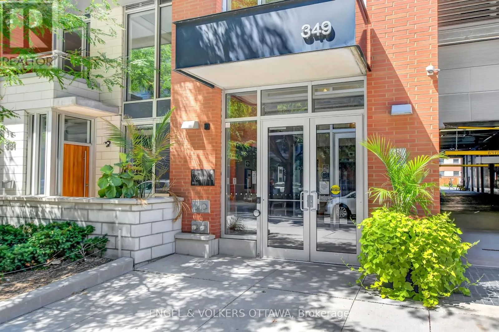 532 - 349 MCLEOD STREET