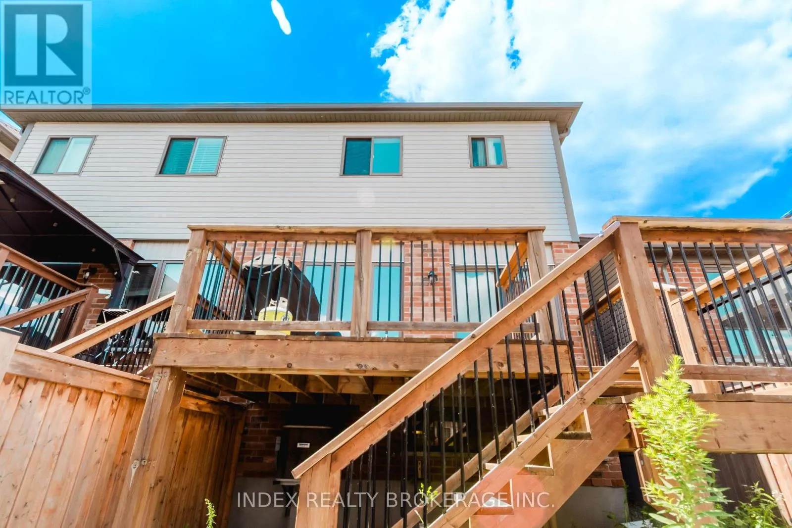 207 EDEN OAK TRAIL