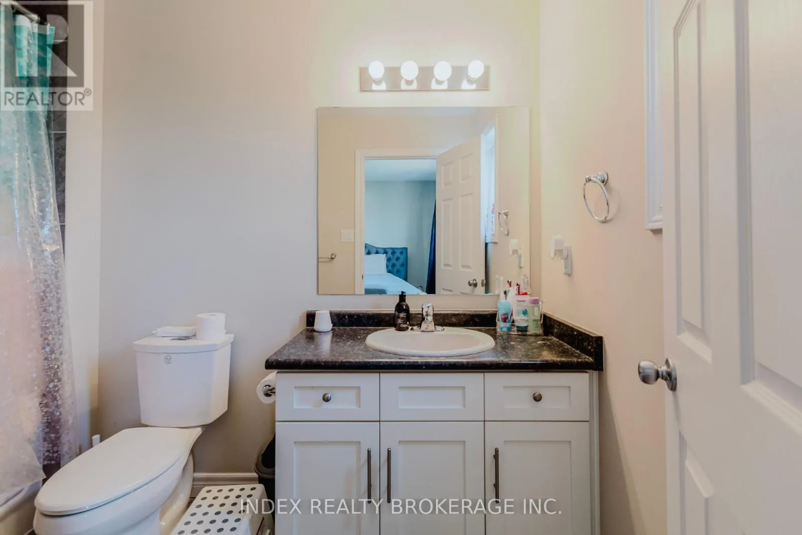 207 EDEN OAK TRAIL