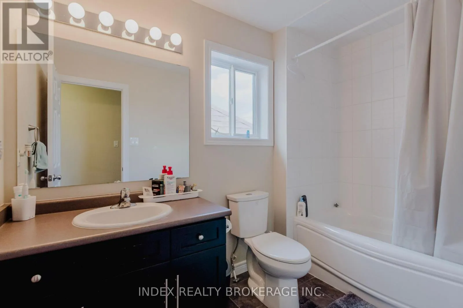 207 EDEN OAK TRAIL