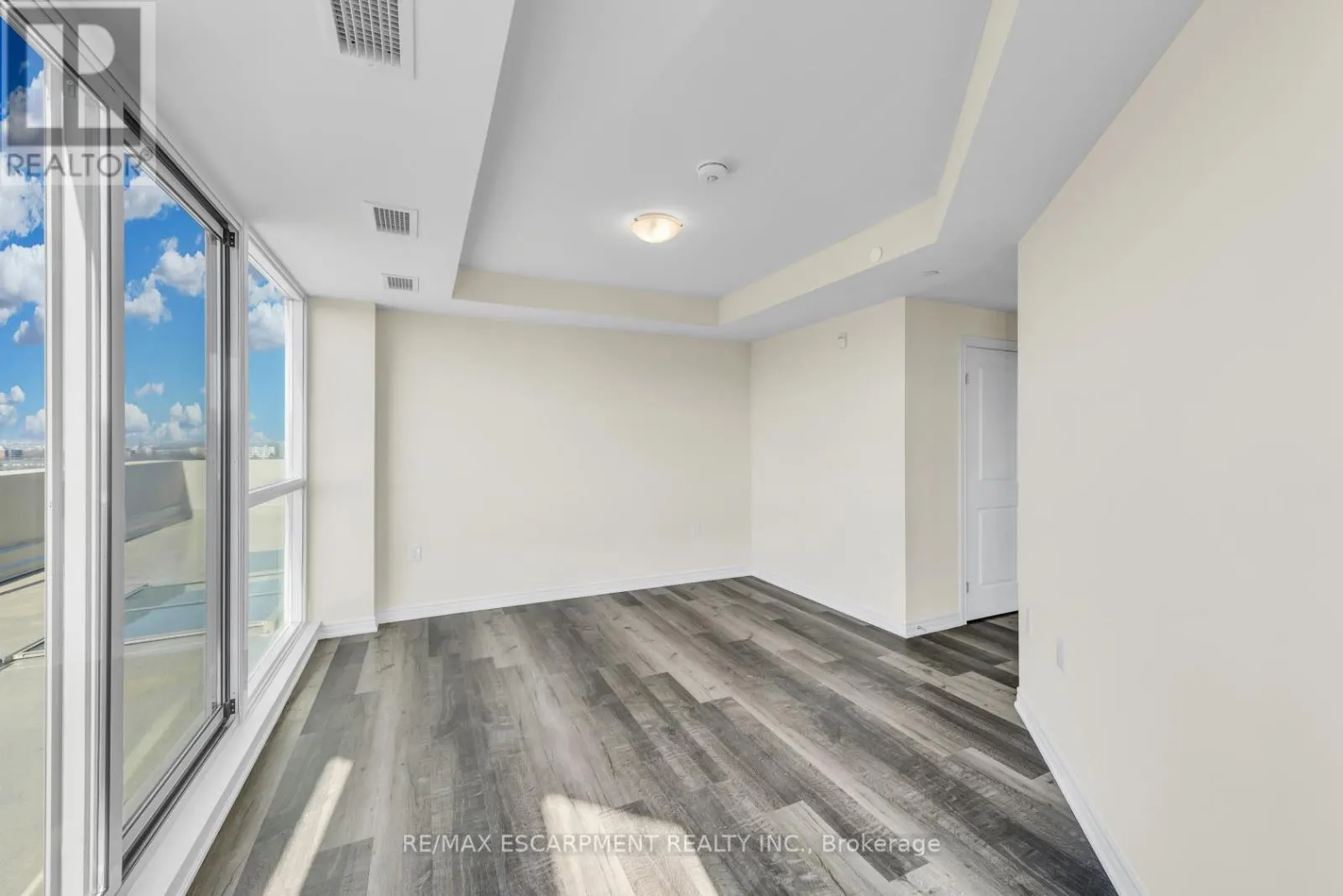 706 - 2750 KING STREET E