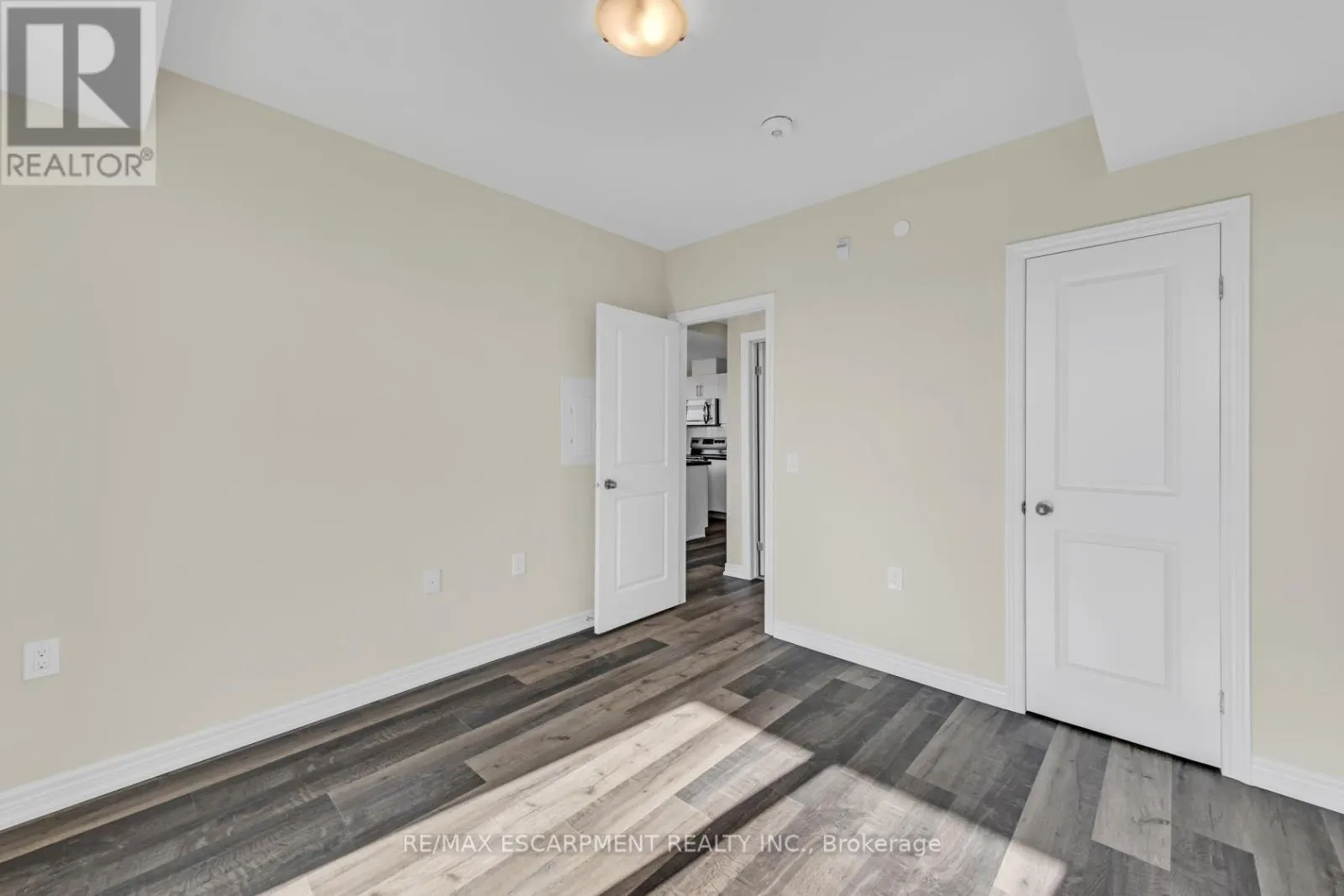706 - 2750 KING STREET E