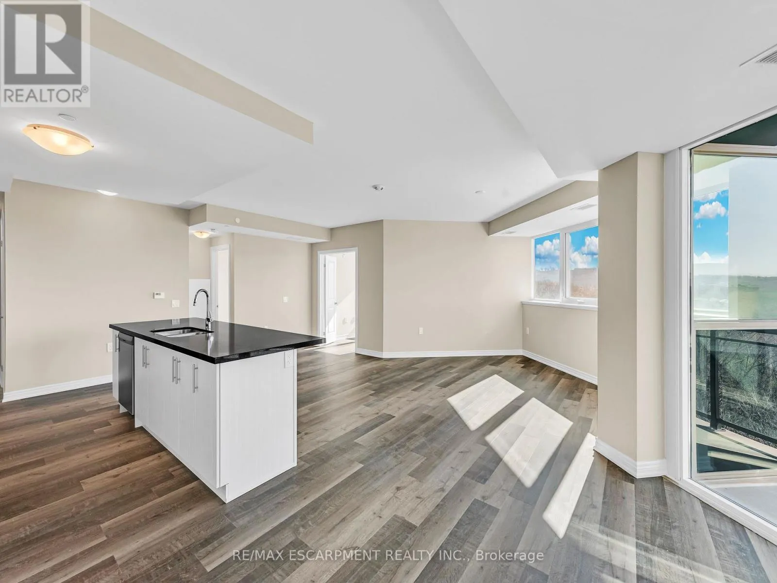 706 - 2750 KING STREET E