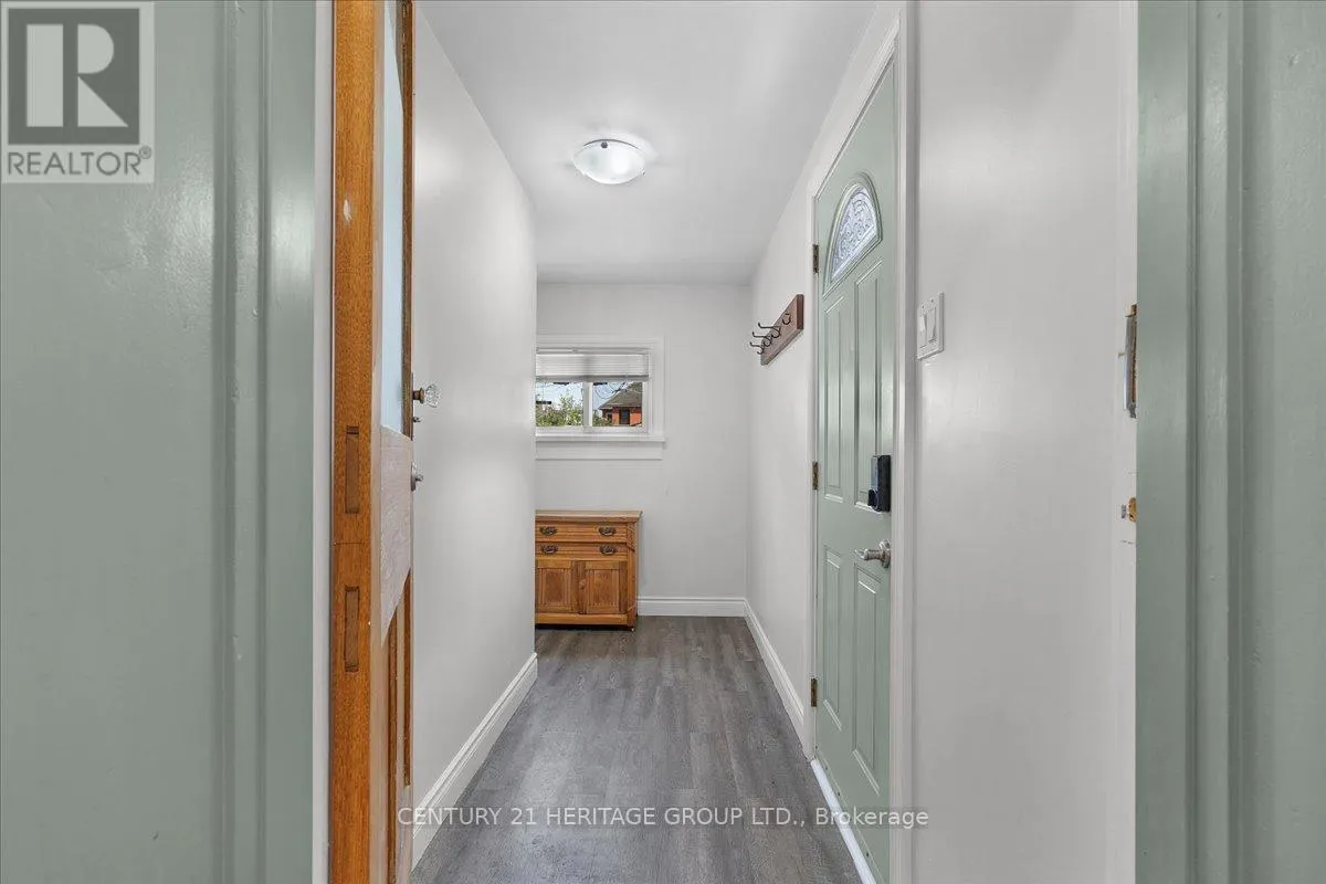 40 EMERALD STREET N