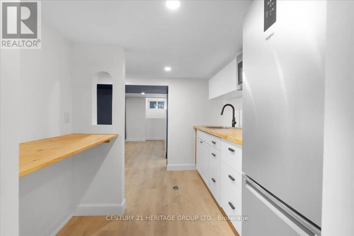 40 EMERALD STREET N