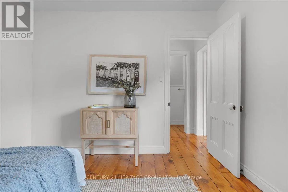 40 EMERALD STREET N
