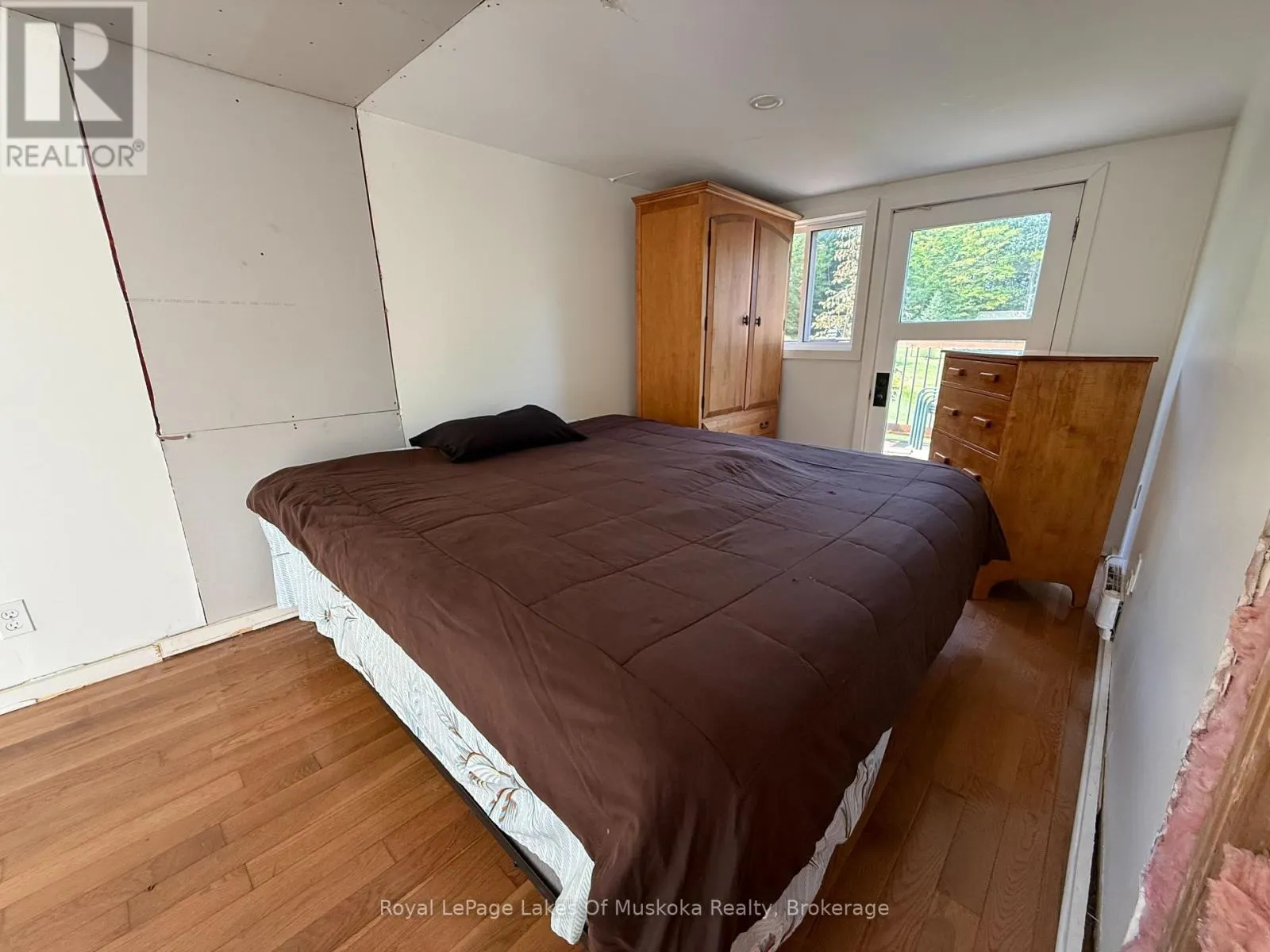48 KITCHEN ROAD S