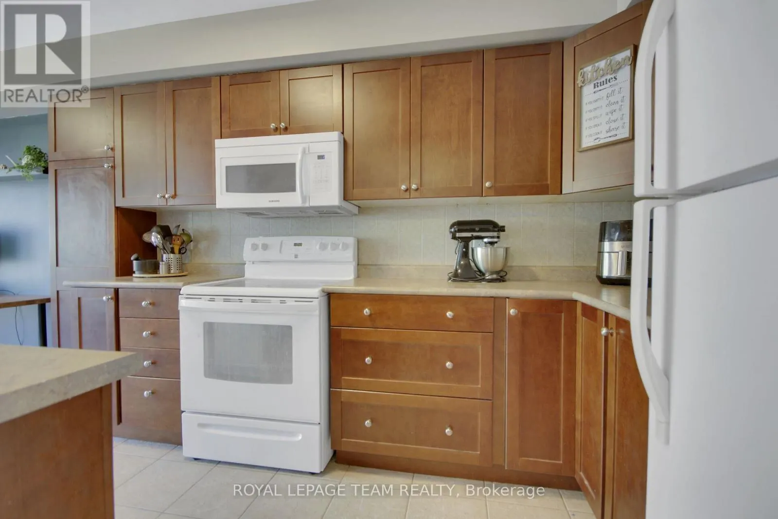 123 TALLTREE CRESCENT