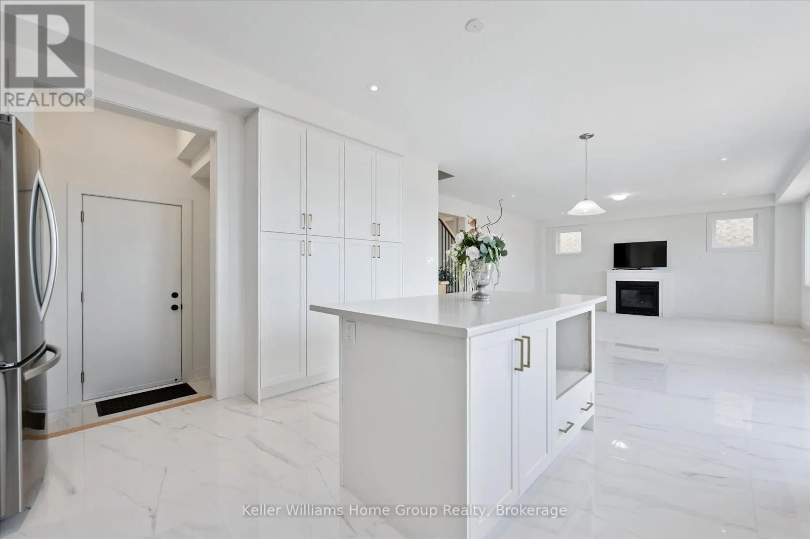 264 REA DRIVE