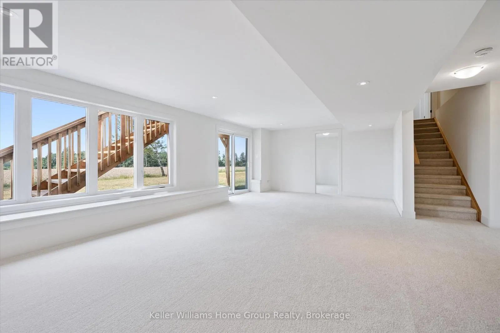 264 REA DRIVE
